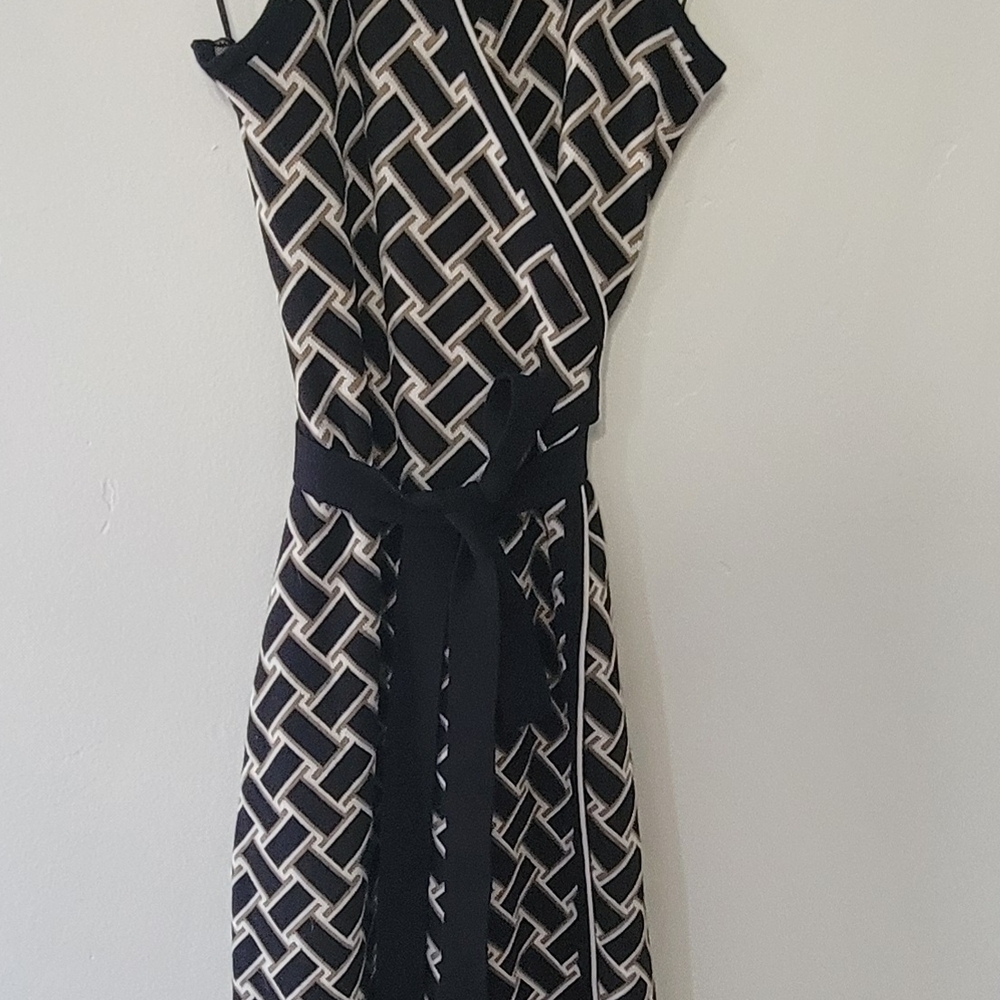 Elegant Black and White Geometric Dress